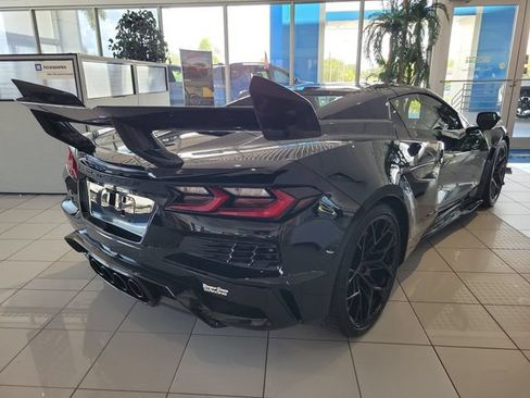 Used 2025 Chevrolet Corvette ZR1 w/ ZR1 Carbon Fiber Aero Package RWD image 6