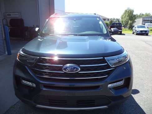 Used 2022 Ford Explorer XLT w/ Equipment Group 202A image 10