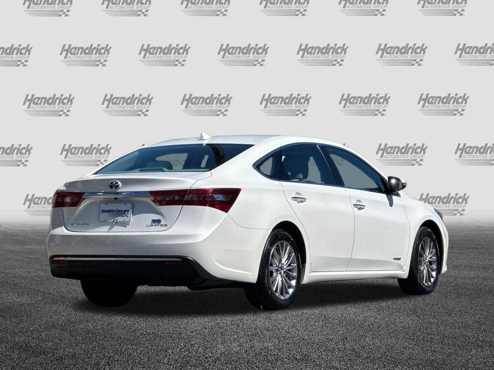 Used 2016 Toyota Avalon Limited FWD image 5