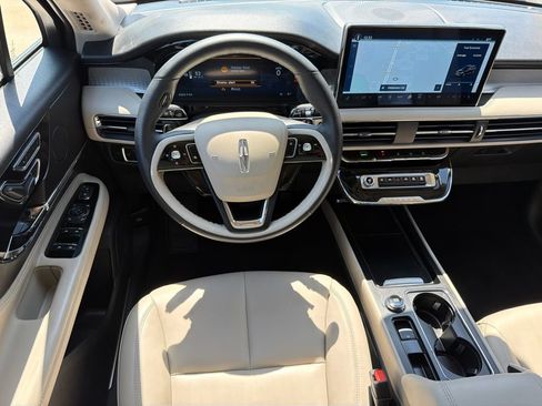 Used 2025 Lincoln Corsair FWD image 21