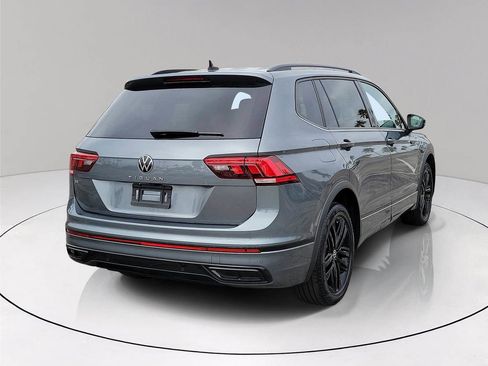 Used 2022 Volkswagen Tiguan SE R-Line image 6