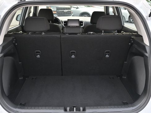 Used 2022 Hyundai Venue SEL image 22