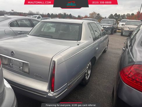 Used 1997 Cadillac De Ville Sedan w/ Comfort/Convenience Pkg image 3
