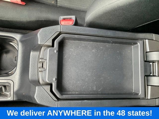 Used 2017 Toyota RAV4 LE FWD image 32