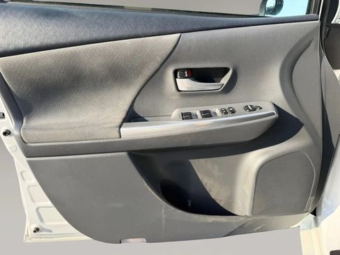 Used 2012 Toyota Prius V Three FWD image 9
