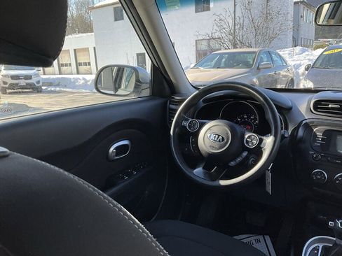 Used 2019 Kia Soul image 16