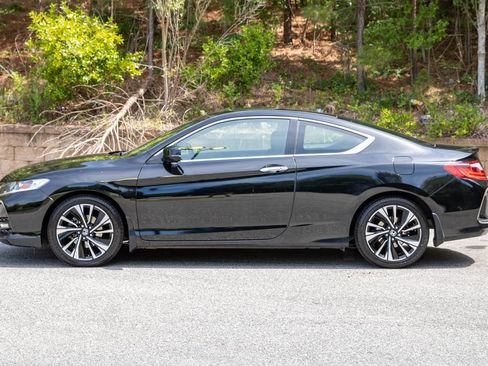 Used 2017 Honda Accord EX image 9