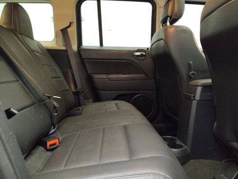 Used 2017 Jeep Patriot High Altitude FWD image 19