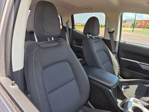 Used 2022 Chevrolet Colorado LT w/ LT Convenience Package AWD/4WD image 34