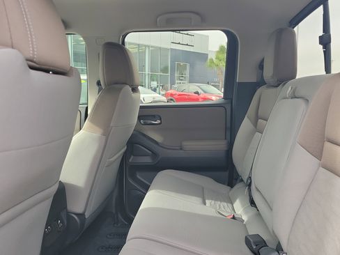 Certified 2022 Nissan Frontier SV image 12