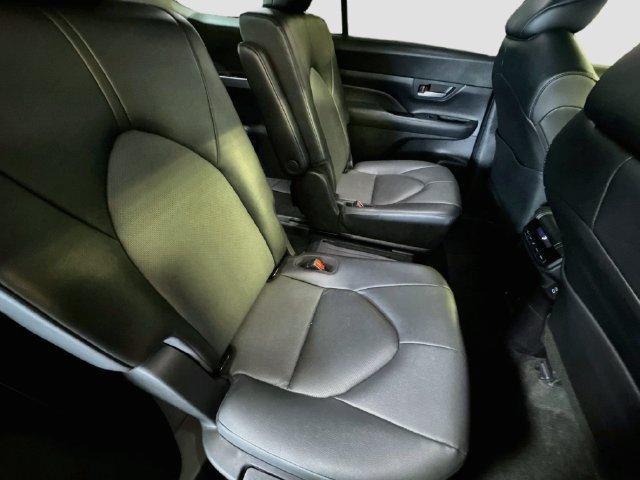 Used 2025 Toyota Grand Highlander FWD image 29
