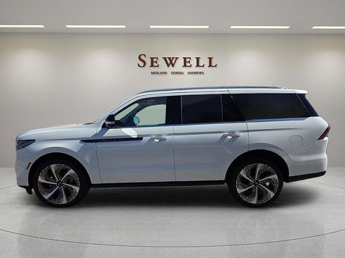 New 2026 Lincoln Navigator Black Label image 2