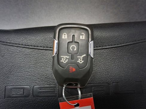 Used 2017 GMC Yukon XL Denali image 19