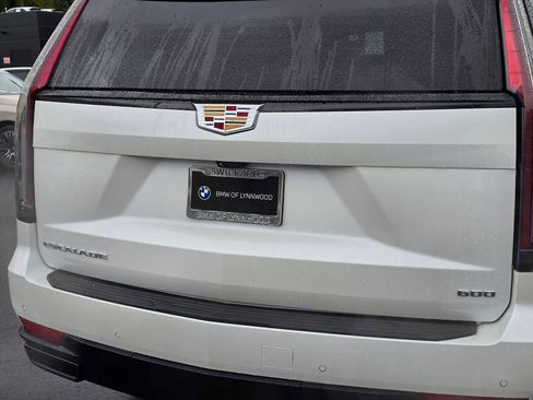 Used 2024 Cadillac Escalade Sport image 16