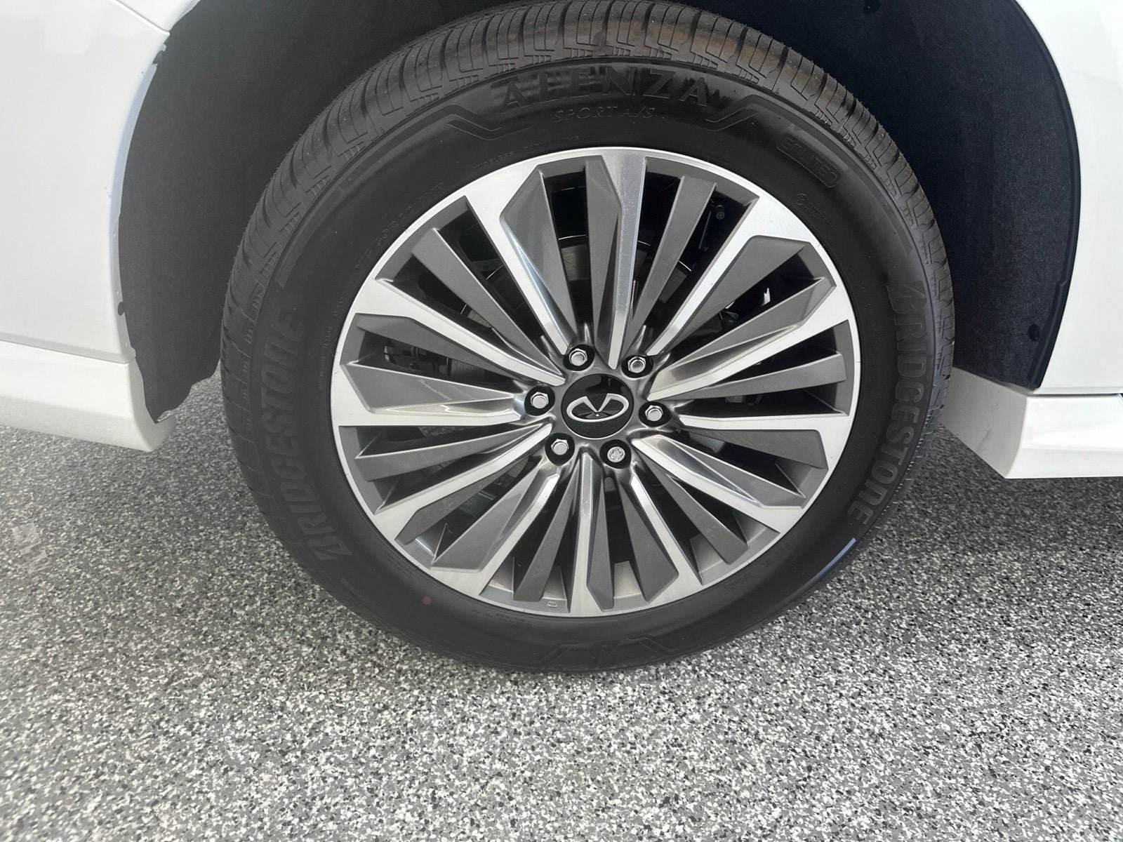 New 2027 INFINITI QX80 Luxe w/ Cargo Package AWD/4WD image 26