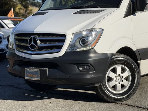 Used 2017 Mercedes-Benz Sprinter 2500 image 3