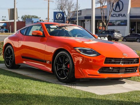 New 2024 Nissan Z Performance w/ Heritage Edition image 4