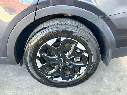 Used 2025 Kia Sorento S FWD image 11