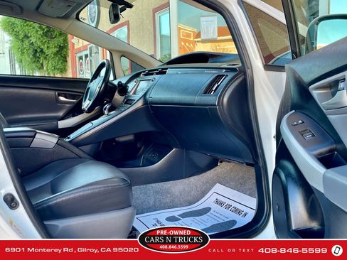 Used 2014 Toyota Prius Prime Advanced FWD image 14