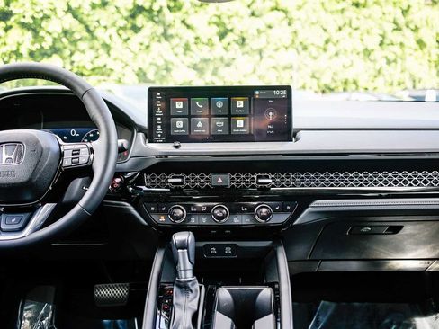 Used 2025 Honda Accord Touring image 13