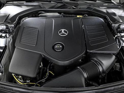 Used 2025 Mercedes-Benz C 300 4MATIC Sedan image 13