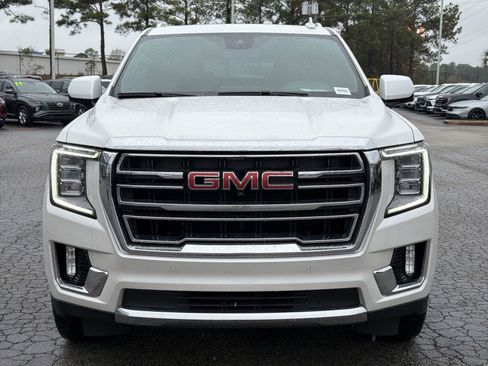 Used 2024 GMC Yukon XL SLT w/ SLT Premium Package image 3