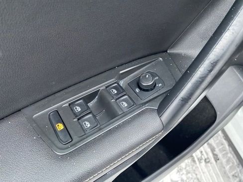 Used 2024 Volkswagen Tiguan S image 17