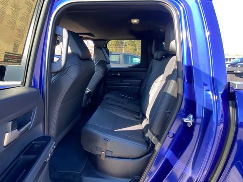 Used 2024 Toyota Tacoma TRD Off-Road image 8