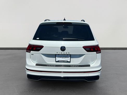 Certified 2024 Volkswagen Tiguan SE R-Line FWD image 4