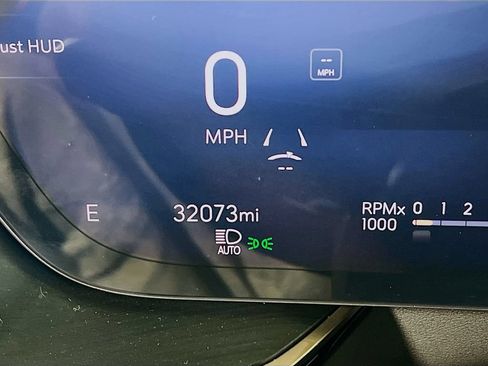 Used 2024 Buick Envision Avenir AWD/4WD image 11