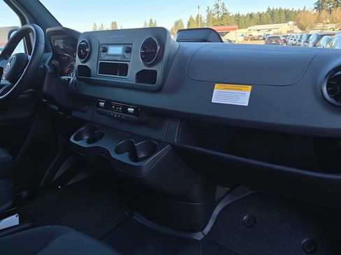 Used 2025 Mercedes-Benz Sprinter 2500 image 12