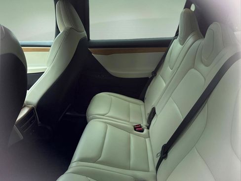 Used 2020 Tesla Model X Long Range AWD/4WD image 7