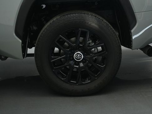 Used 2024 Toyota Tundra Limited image 24