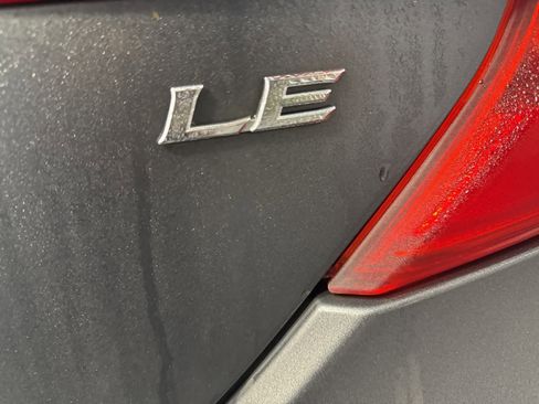 Used 2012 Toyota Camry LE image 16