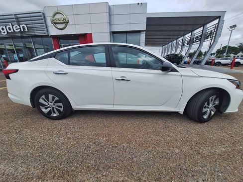 Certified 2024 Nissan Altima 2.5 S FWD image 7