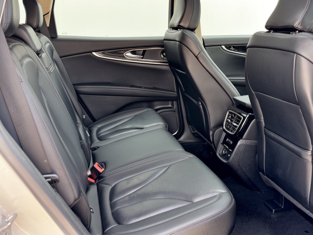 Used 2022 Lincoln Nautilus Reserve w/ Luxury Package FWD image 29