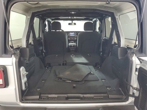 Used 2022 Jeep Wrangler Unlimited Sport image 27