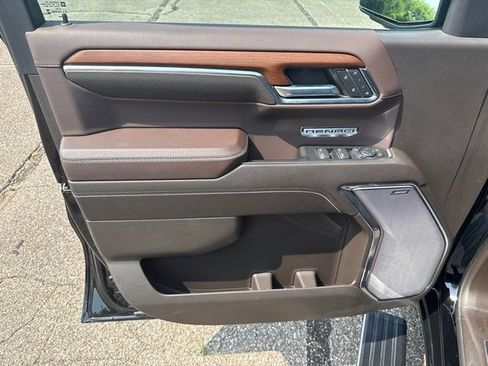 Used 2023 GMC Sierra 1500 Denali w/ Denali Reserve Package AWD/4WD image 19
