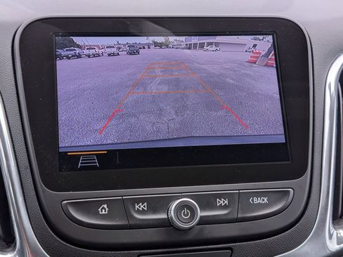 Used 2020 Chevrolet Equinox LT FWD image 19