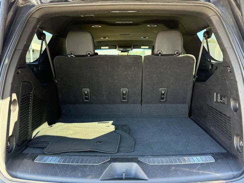 Used 2023 Chevrolet Suburban Premier AWD/4WD image 14