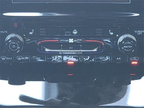 New 2025 Jeep Grand Cherokee Altitude image 28