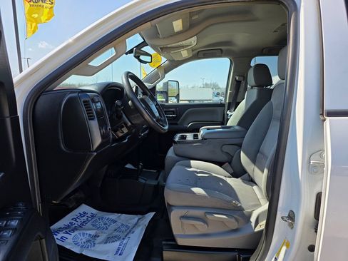 Used 2019 Chevrolet Silverado 2500 W/T w/ WT Convenience Package AWD/4WD image 18
