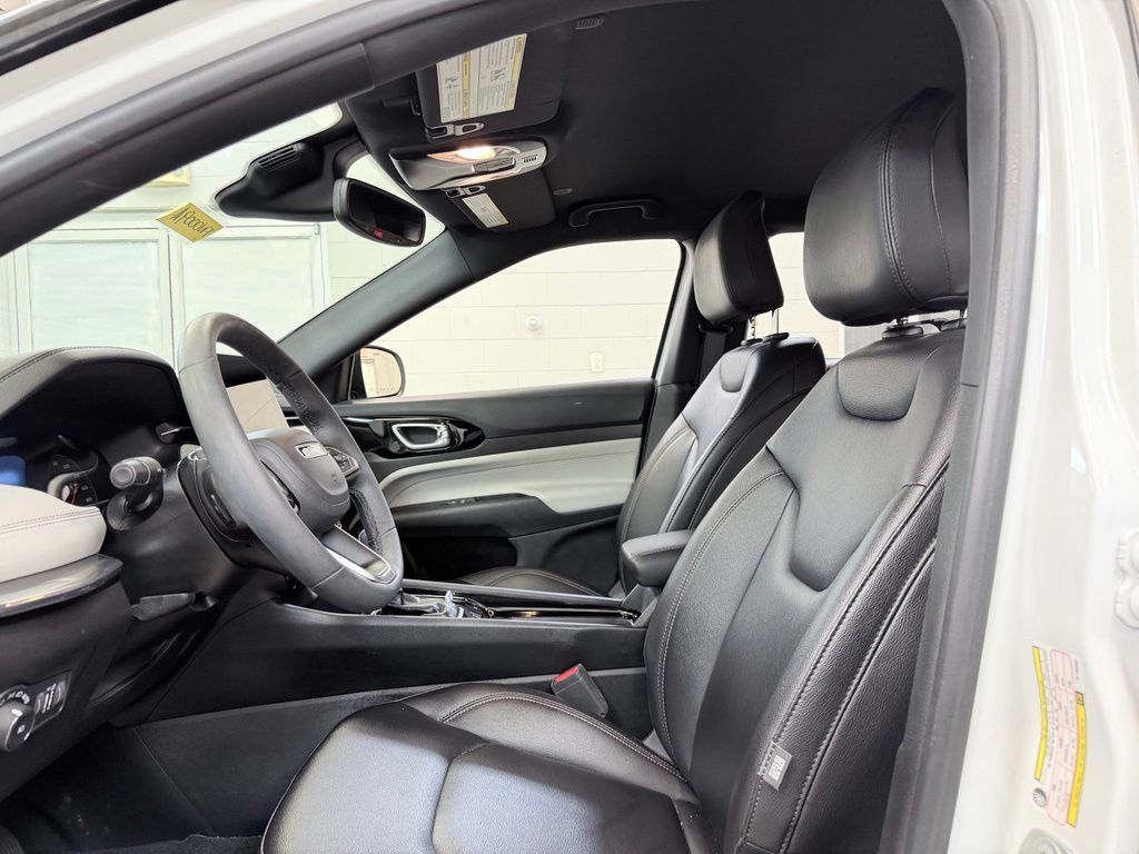 Used 2024 Jeep Compass Limited AWD/4WD image 14