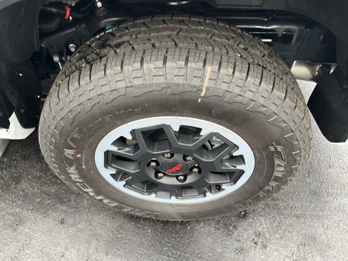 Used 2025 Toyota 4Runner TRD Off-Road Premium image 38