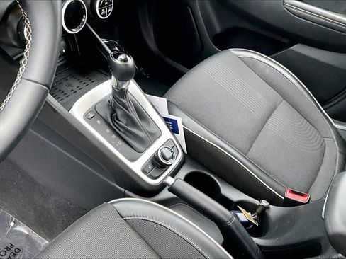 Certified 2023 Hyundai Venue Limited image 10