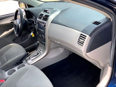 Used 2013 Toyota Corolla LE image 17