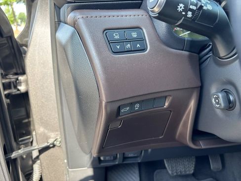 Used 2023 Lexus LX 600 4WD w/ Appearance Package image 17