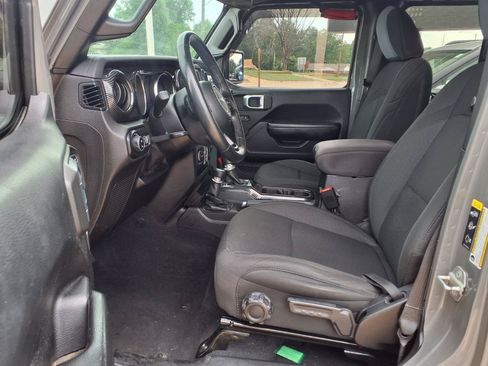 Used 2020 Jeep Gladiator Sport w/ Cold Weather Group AWD/4WD image 7