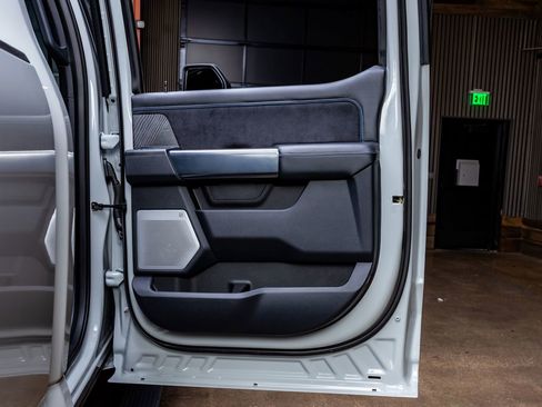 Used 2025 Ford F250 Platinum image 38