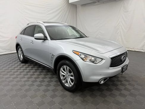 Used 2017 INFINITI QX70 AWD w/ Premium Package image 4
